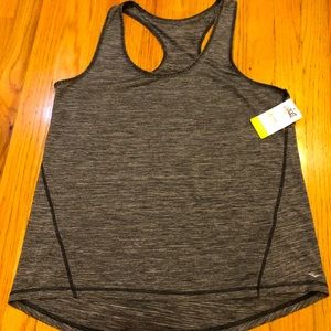 🌸NWT Everlast workout tank top size L🌸